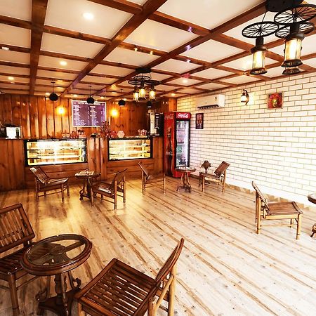 The Grand Orion Hotel Chinhat Esterno foto