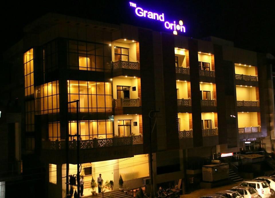 The Grand Orion Hotel Chinhat Esterno foto