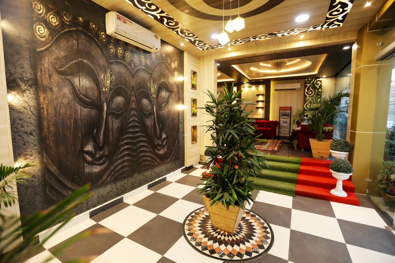 The Grand Orion Hotel Chinhat Esterno foto
