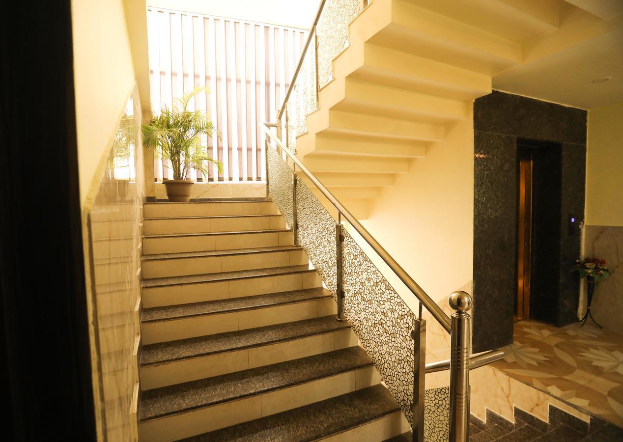 The Grand Orion Hotel Chinhat Esterno foto